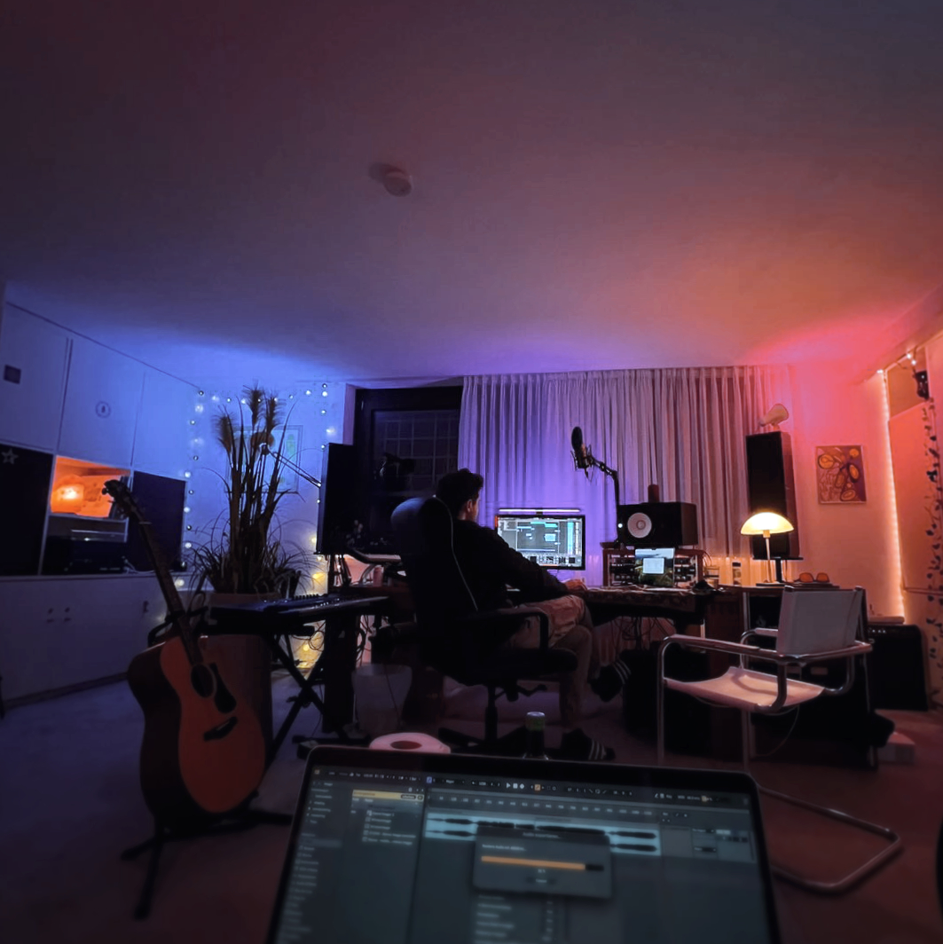 Michael Tsogias im Studio